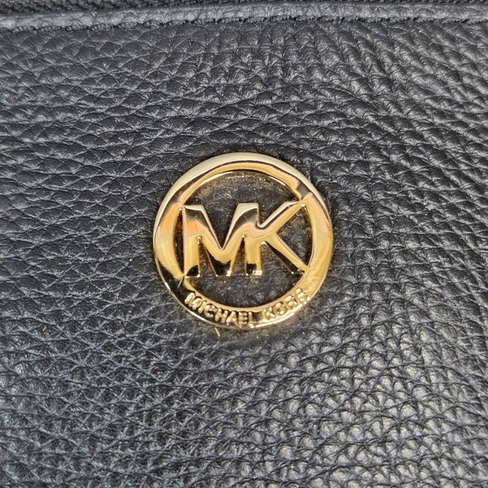 Michael Kors Fulton Travel Wristlet Black‎ Pebbled Leather Pouch Makeup Bag MK